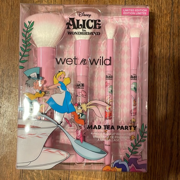🎉H/P🥳•DISNEY•NWT/NIB LIMITED EDITION "ALICE IN WONDERLAND" 4-PIECE MAKE-UP SET - Picture 4 of 6